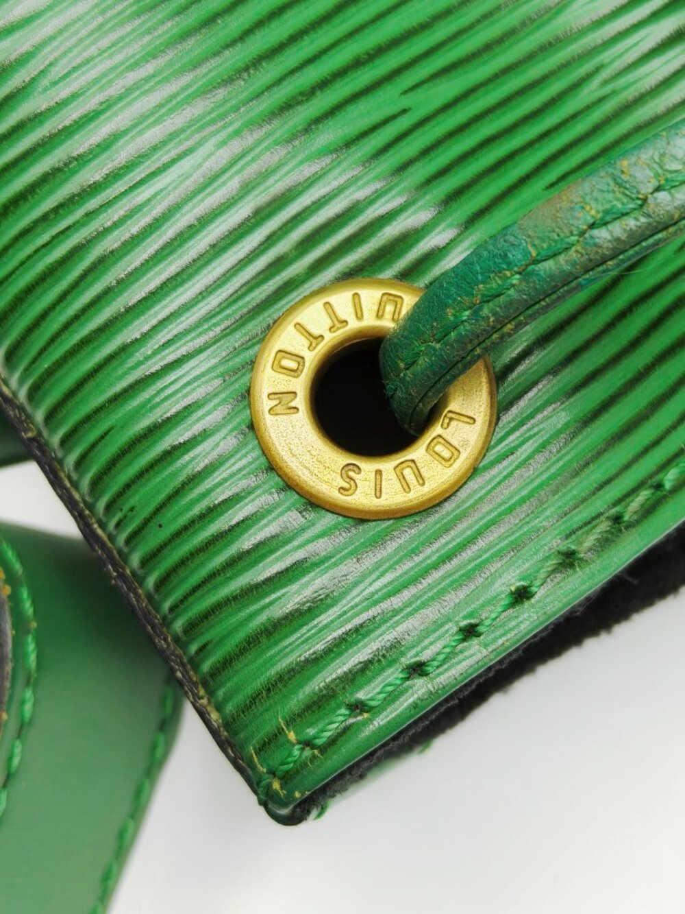 Louis Vuitton Green Epi Leather Noe Bucket Shoulder Bag LV Vintage - Picture 15 of 15